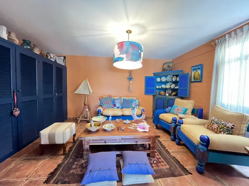 Sala de estar o dormitorio adicional