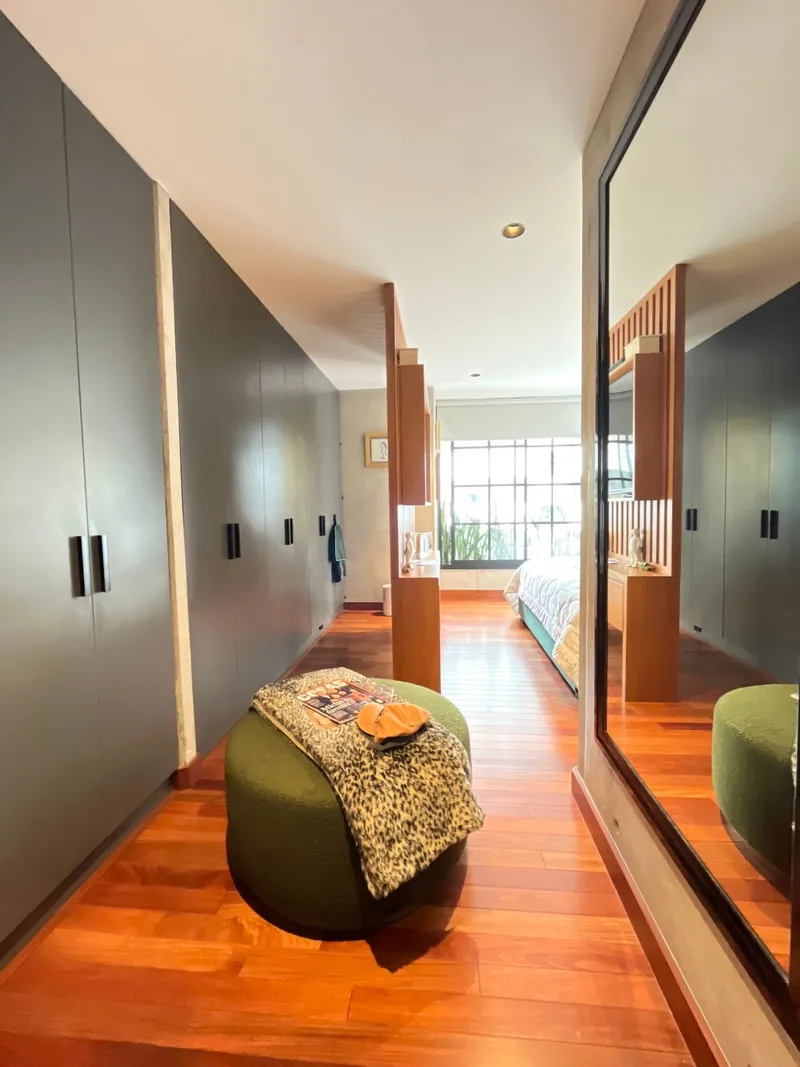 Walk-in closet