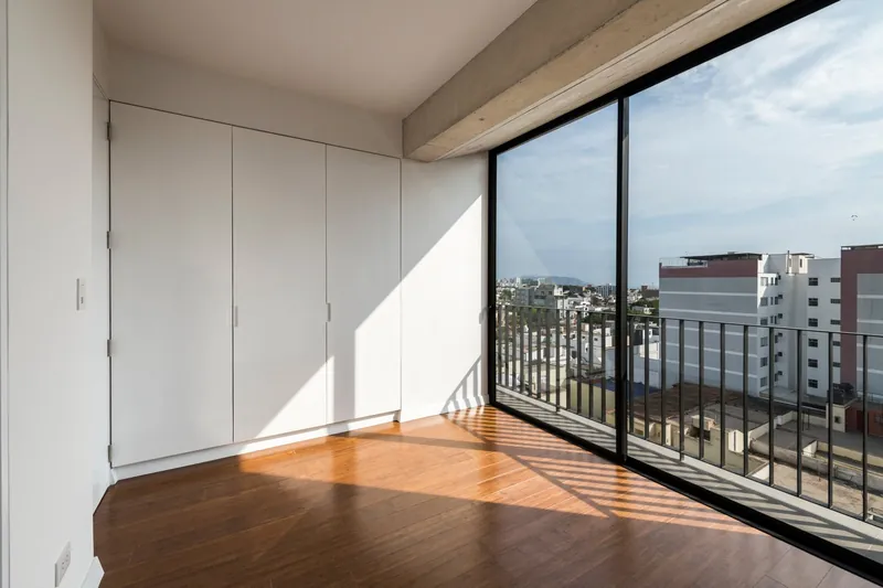 Dormitorio con closet (imagen referencial del edificio)